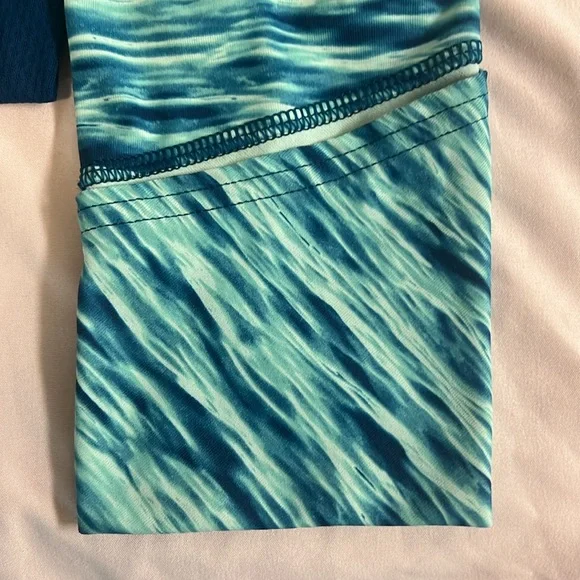 Patagonia All Weather Zip Neck Long Sleeve Shirt in Water Print Size Large - Picture 12 of 12